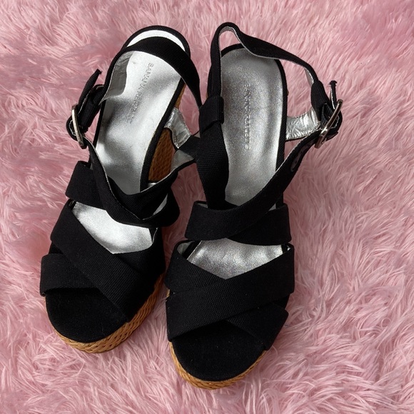 Banana Republic 5” sandals with basket weave heels, buckle straps size 7 - Picture 3 of 11